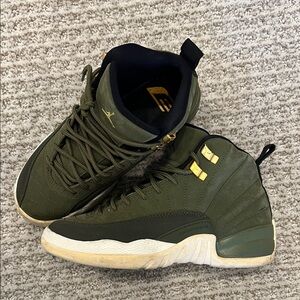 Air Jordan 12 retro “class of 2003” boys size 4Y
